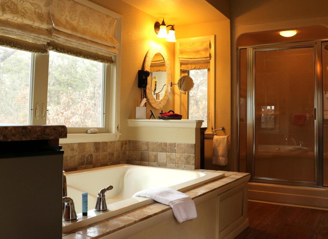 The Grand Treehouse Resort Eureka Springs Bagian luar foto